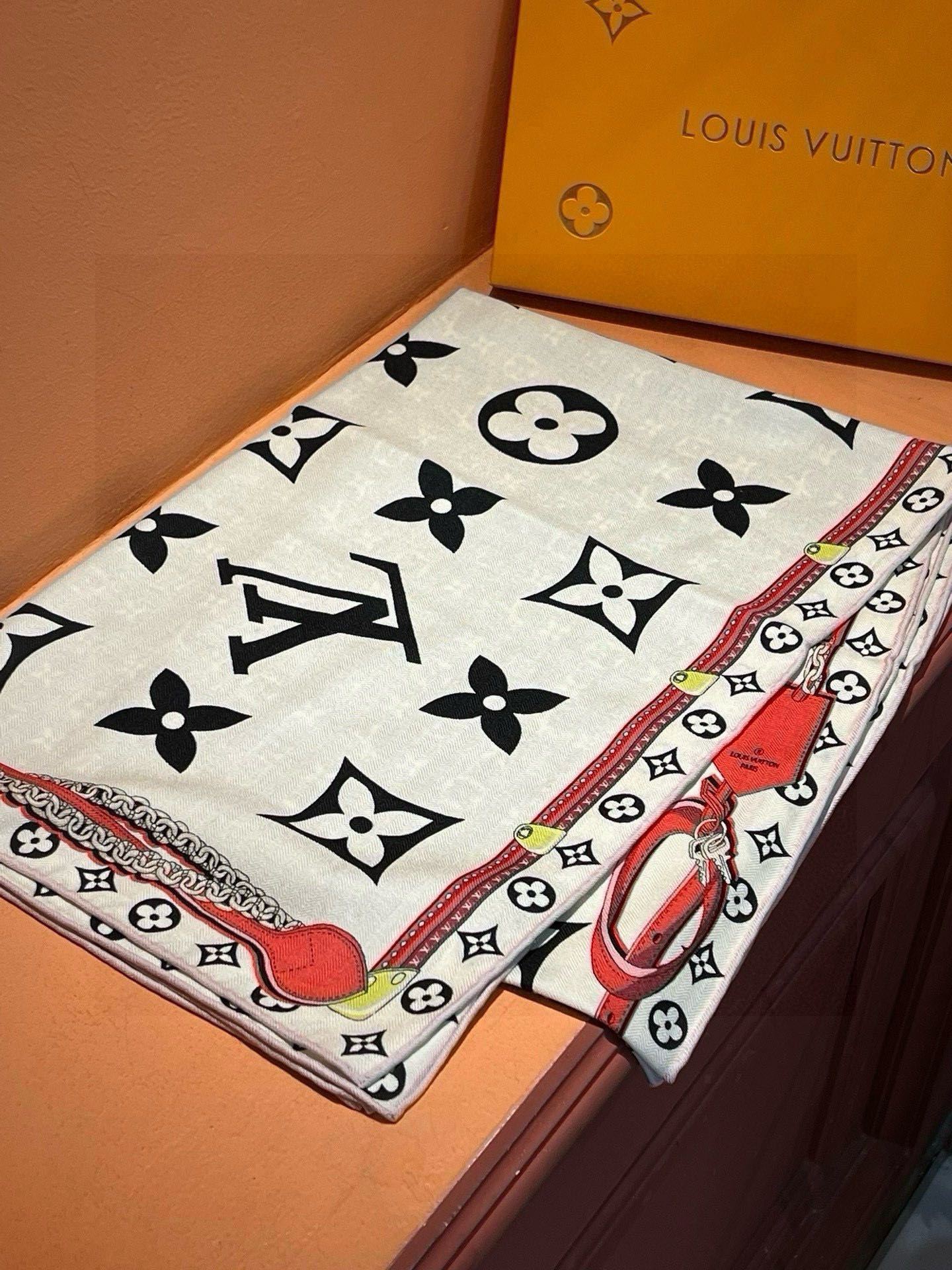 Louis Vuitton Scarf